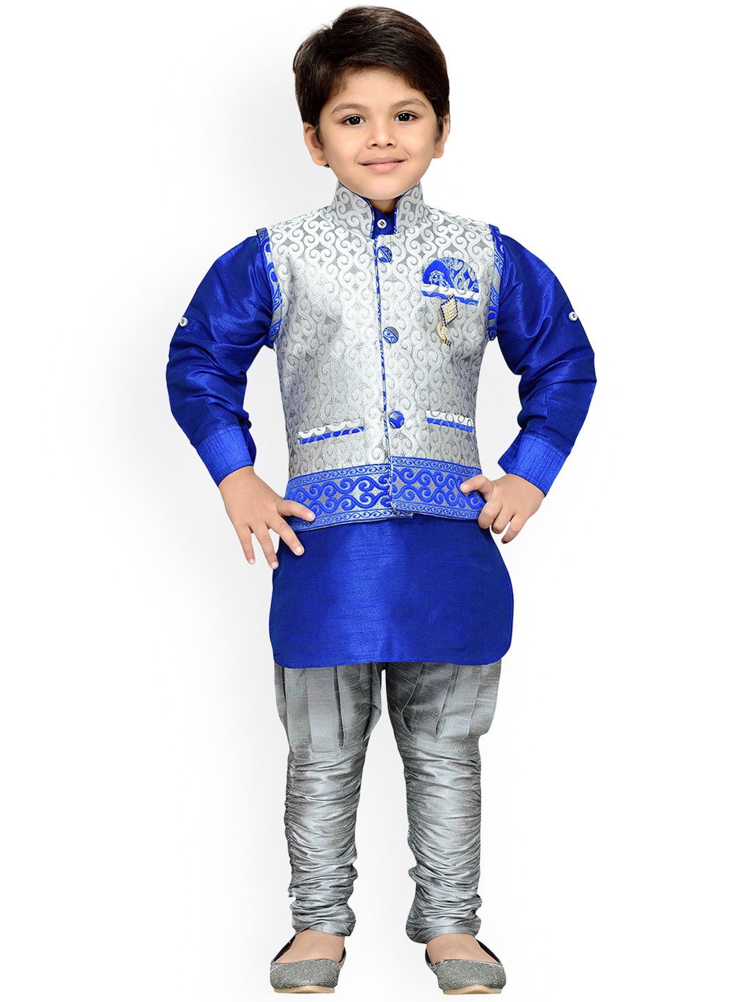 

Aj DEZInES Boys Grey Solid Kurta with Pyjamas and Jacket