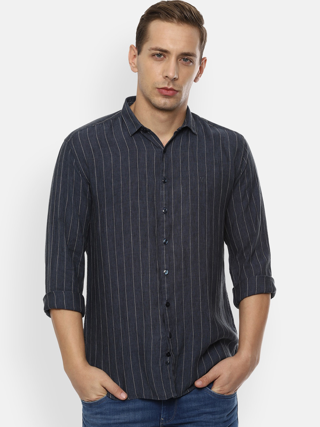 

V Dot Men Navy Blue & White Slim Fit Striped Linen Casual Shirt