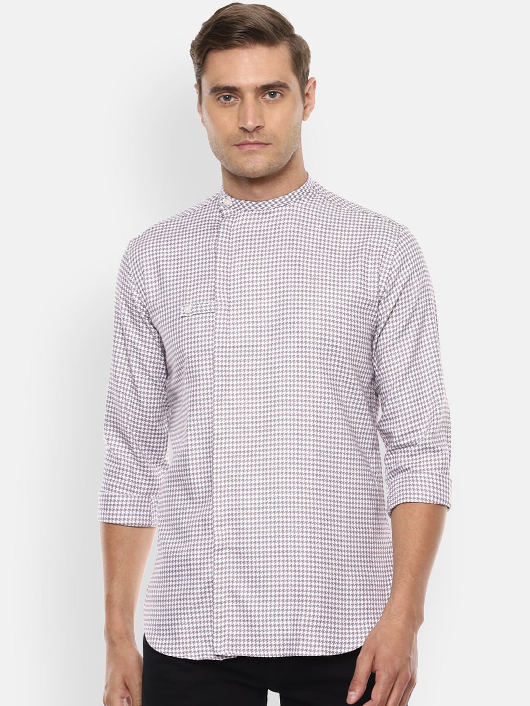 

V Dot Men White & Beige Slim Fit Printed Casual Shirt