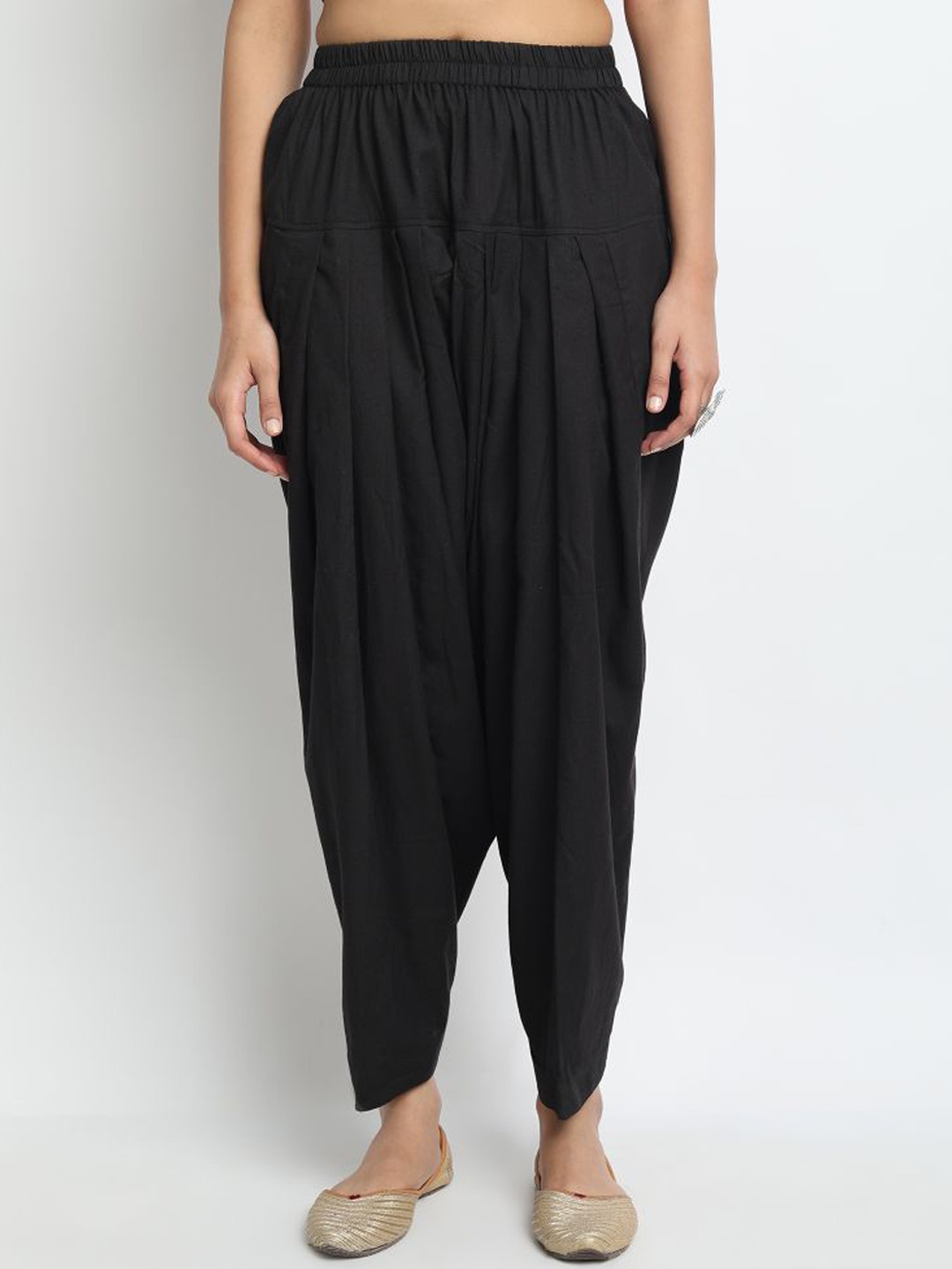 

Molcha Women Black Solid Loose-Fit Salwar