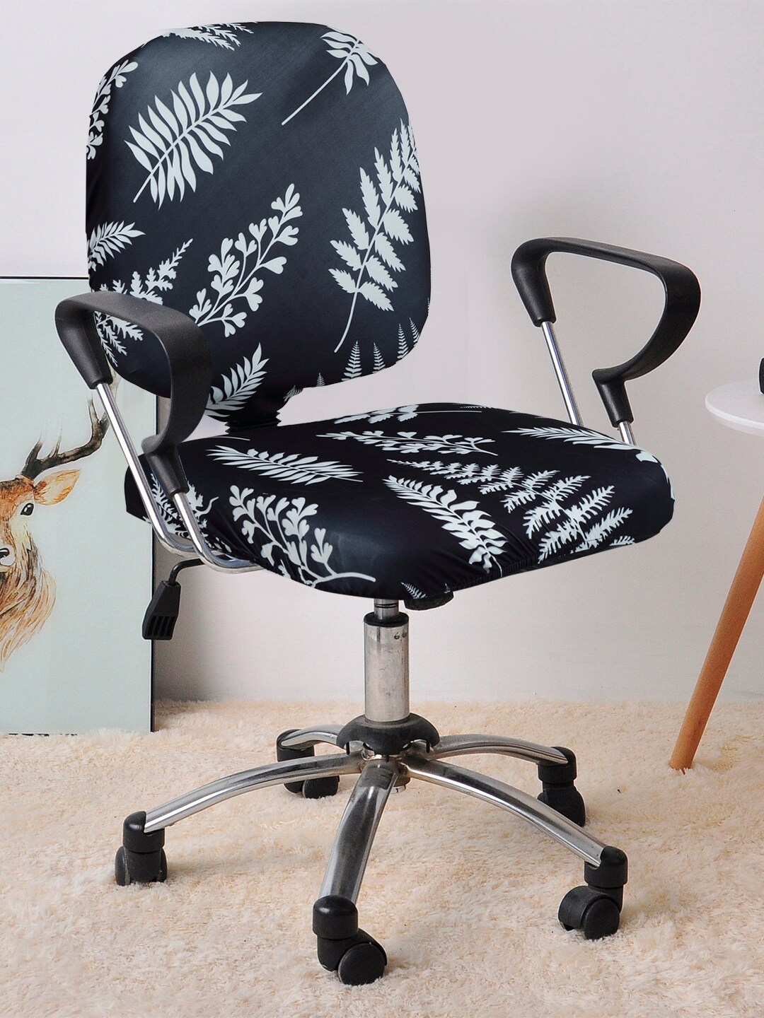 

Cortina Black & White Floral Chair Cover