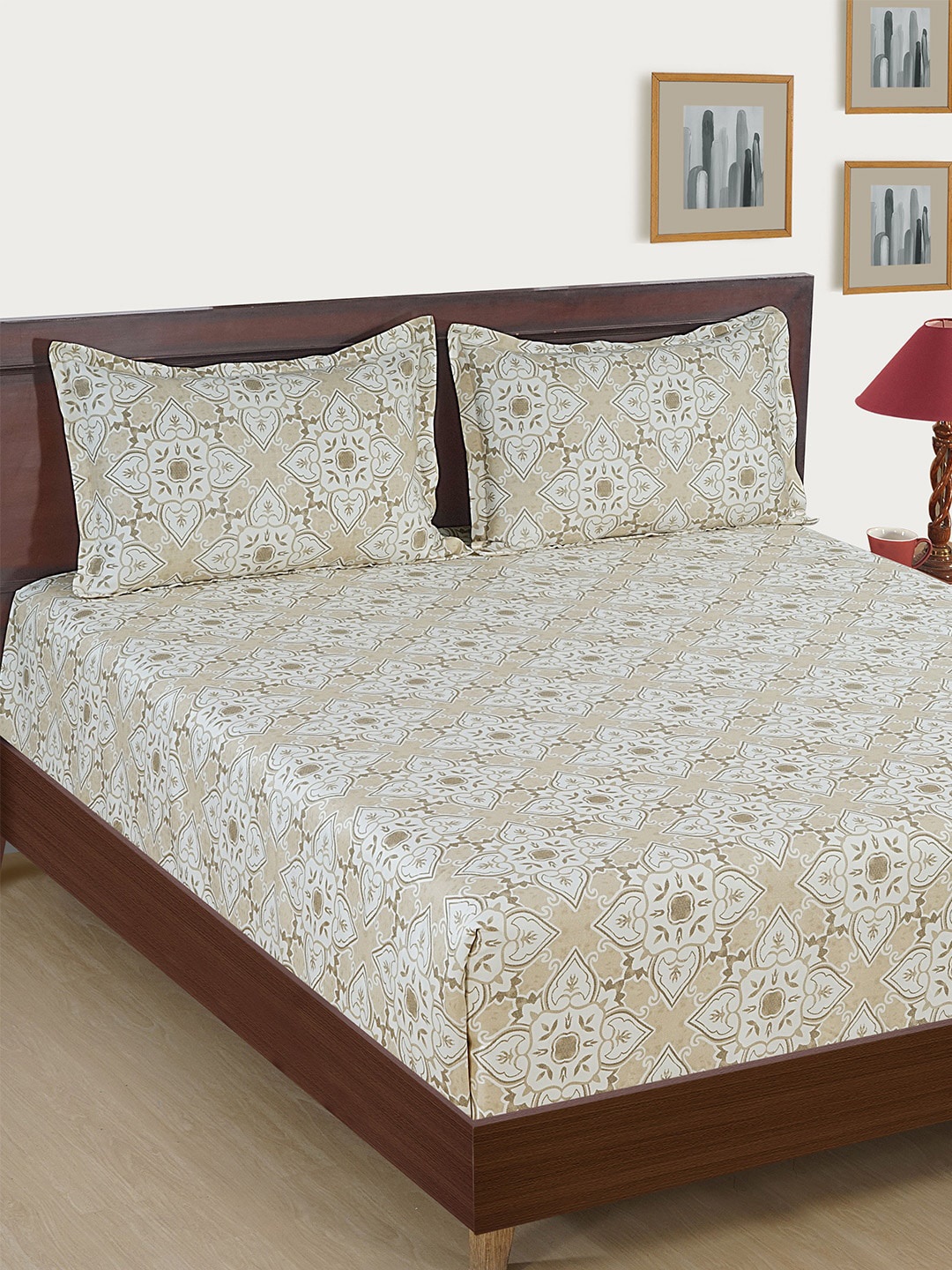 

SWAYAM White & Green Abstract 600 TC Queen Bedsheet With 2 Pillow Covers