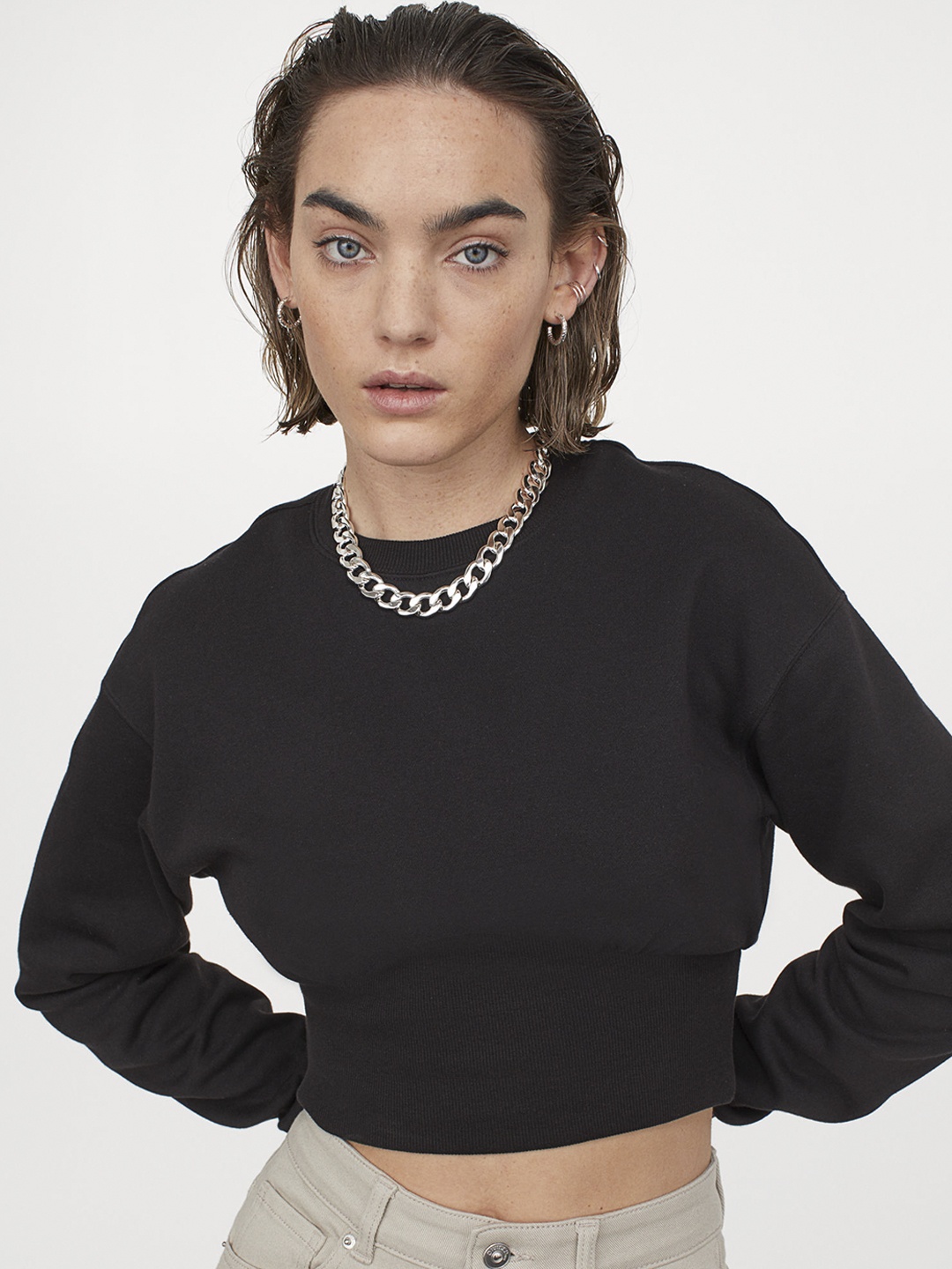 

H&M Women Black Solid Cropped Sweatshirt
