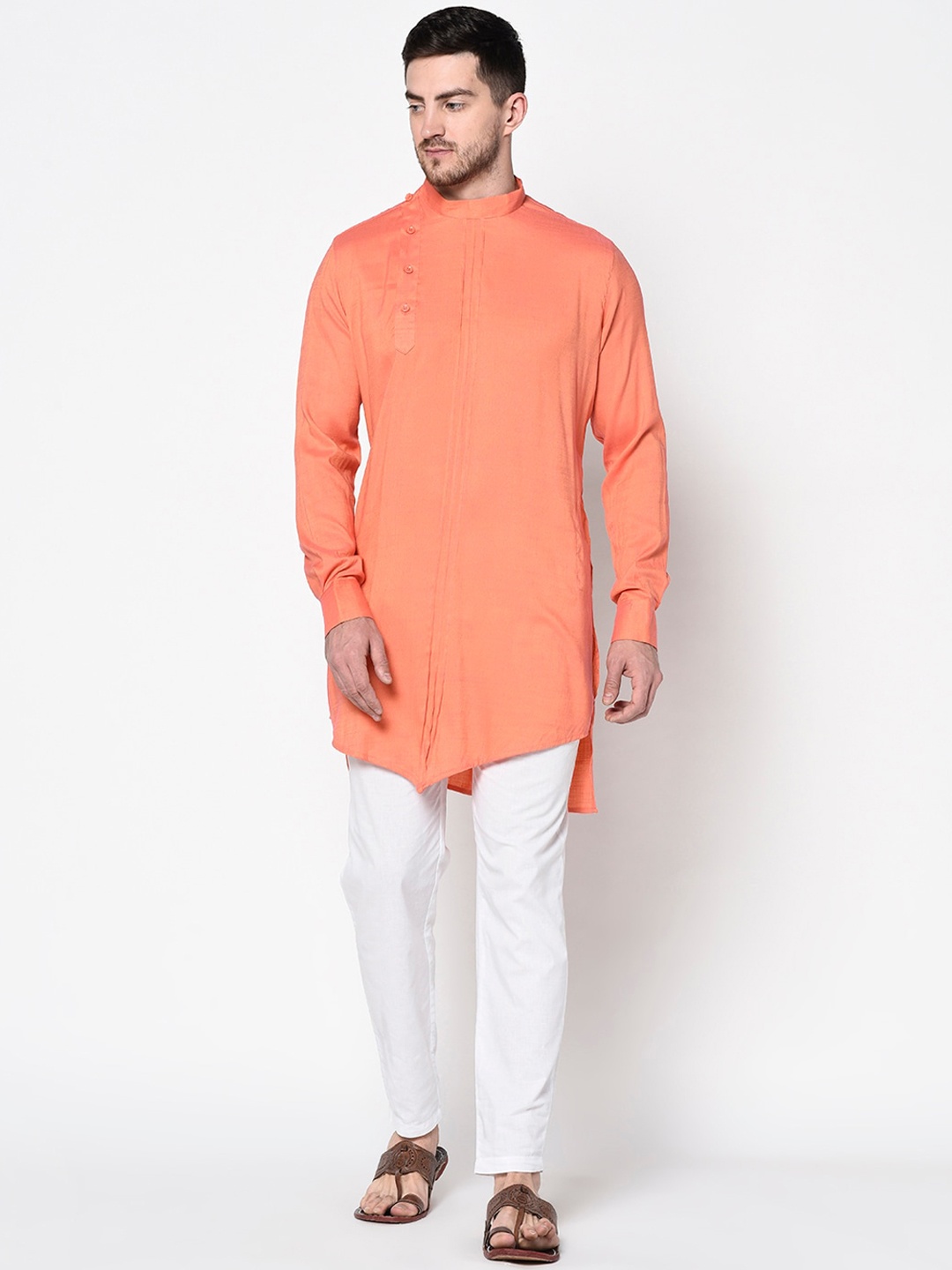 

DEYANN Men Peach-Coloured & White Solid Kurta with Pyjamas