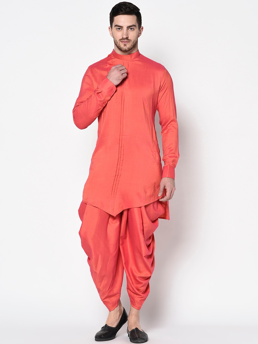 

DEYANN Men Coral Red Solid Kurta with Patiala