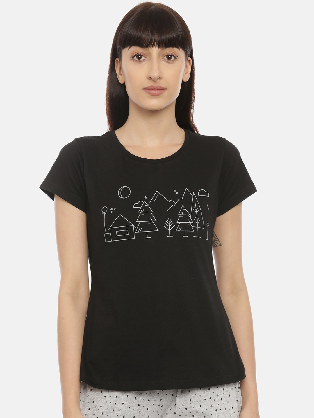 

Curare Women Black & White Printed Lounge T-shirt