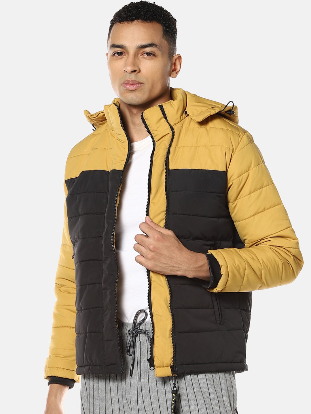 

Campus Sutra Men Yellow & Black Colourblocked Windcheater Padded Jacket