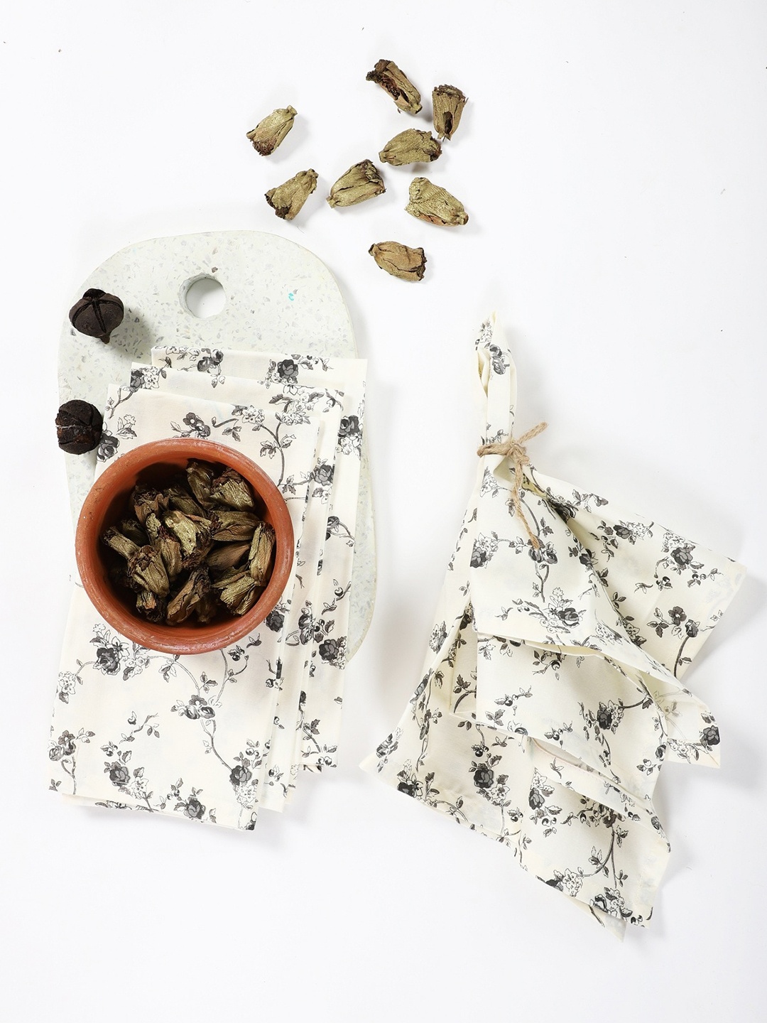 Contrast Living Set Of 4 Off-White & Grey Printed Table Napkins