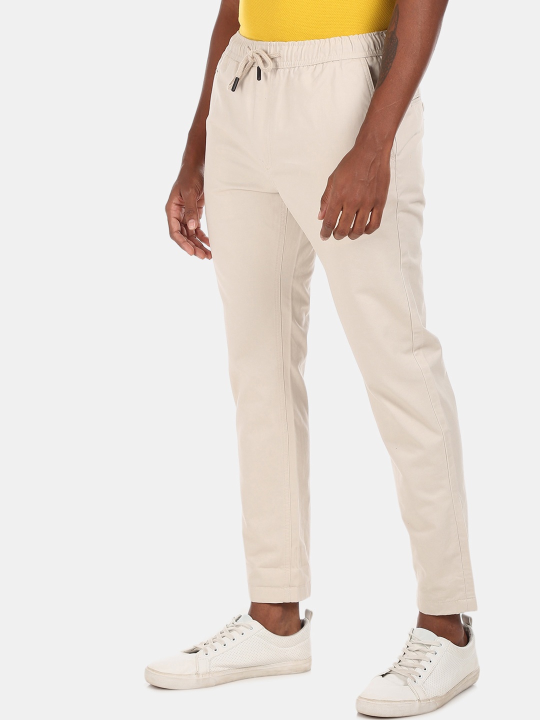 

Cherokee Men Beige Slim Fit Solid Pure Cotton Regular Trousers