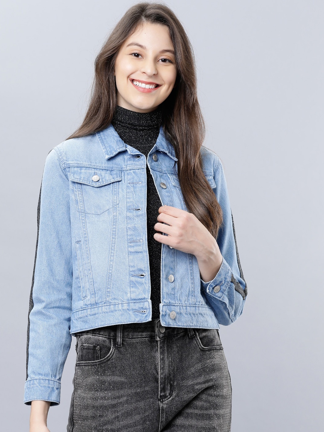 

Tokyo Talkies Women Blue Solid Denim Crop Jacket