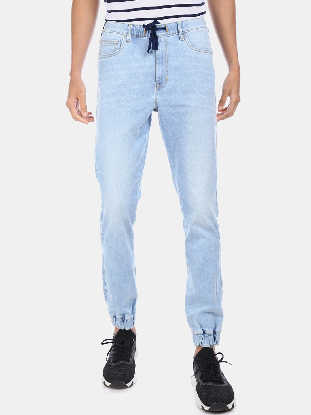 

Cherokee Men Blue Regular Fit Mid-Rise Clean Look Jeans
