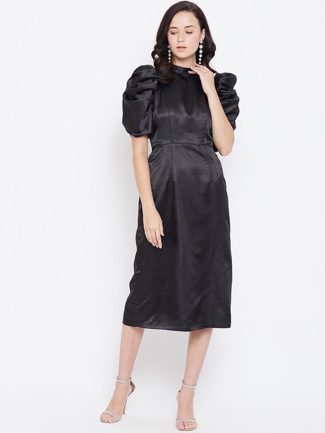 

Zastraa Women Black Solid Sheath Dress
