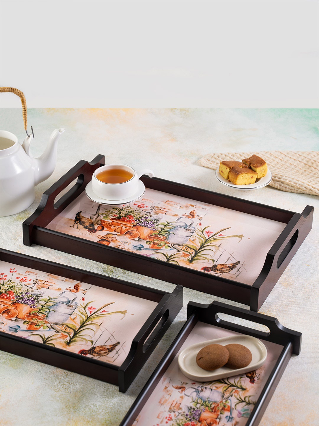 

KOLOROBIA Black & Beige English Garden Inspired Small Wooden Tray
