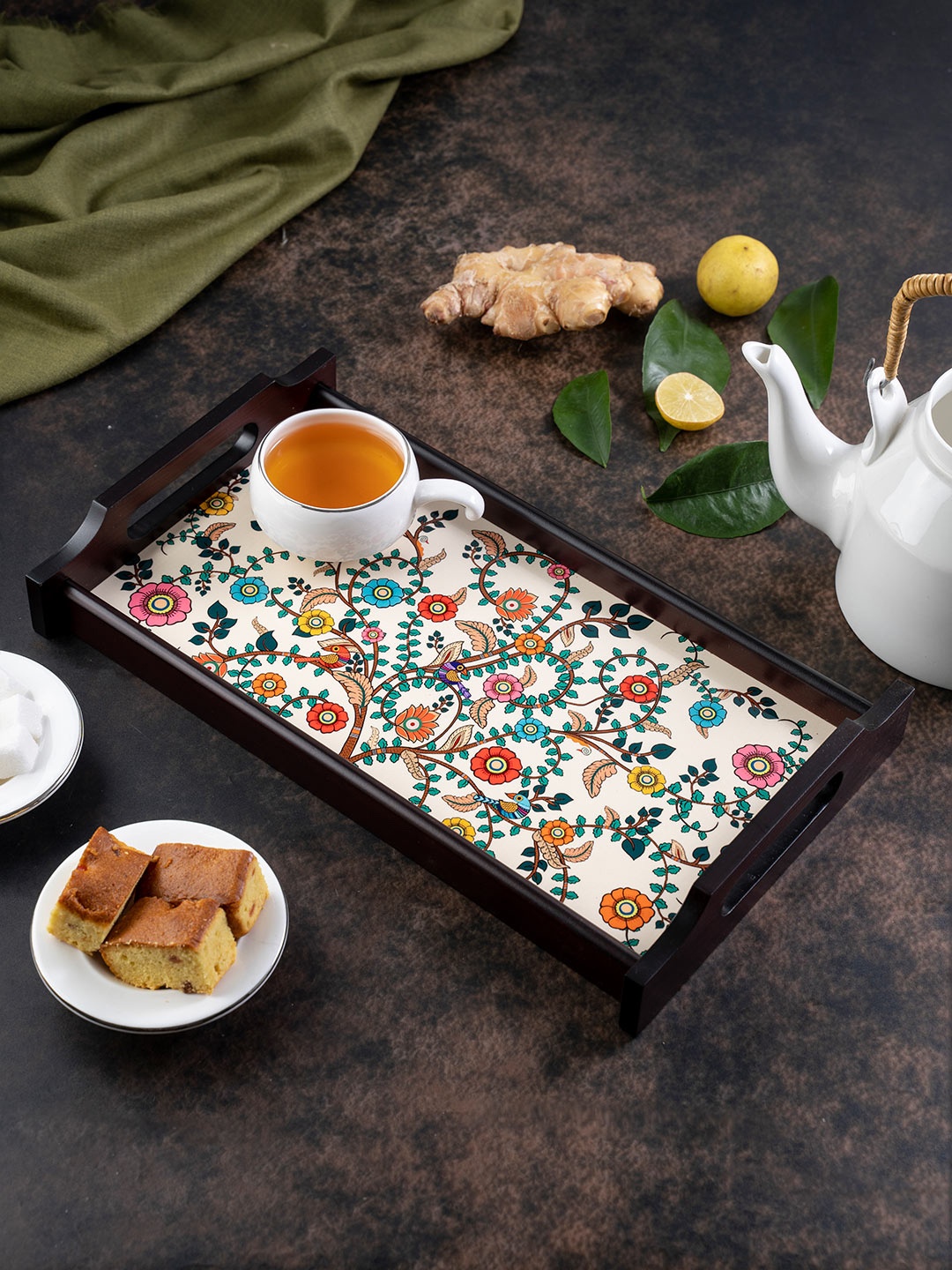 

KOLOROBIA White & Green Madhubani Print Small Wooden Tray