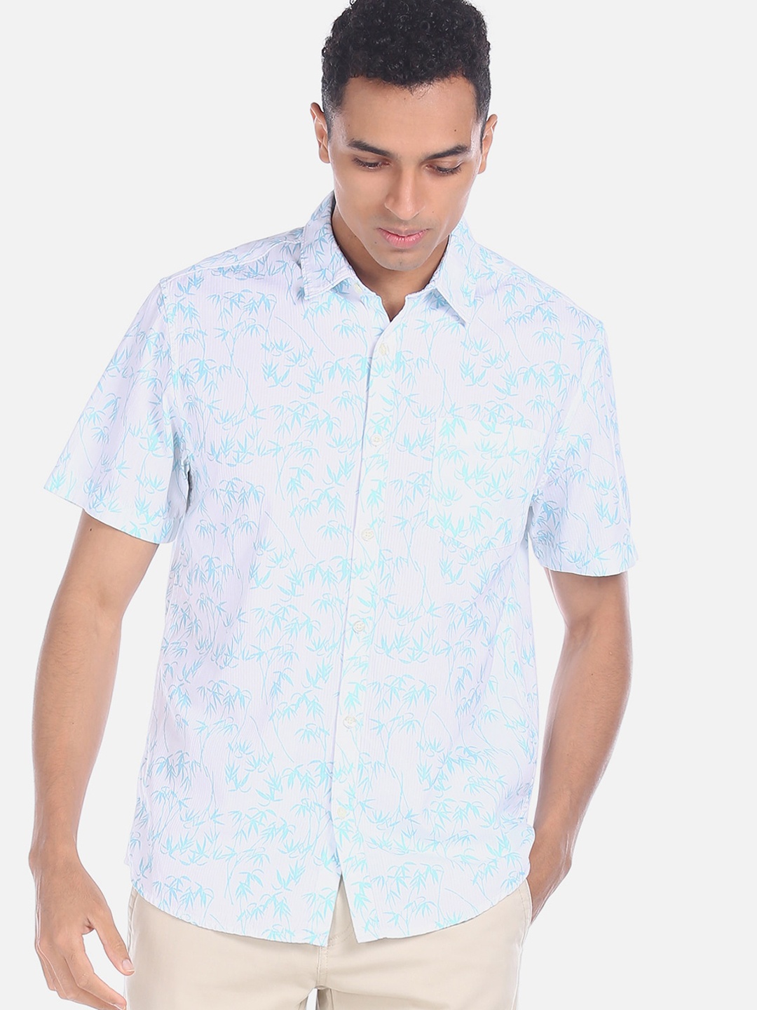 

Ruggers Men White & Blue Regular Fit Printed Casual Shirt