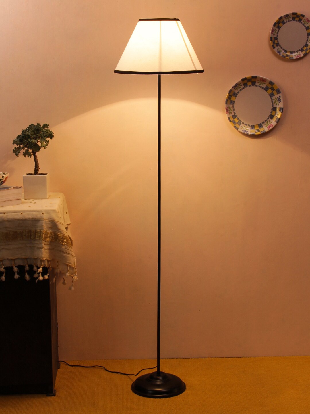

Devansh White & Black Solid Conical Club Lamp