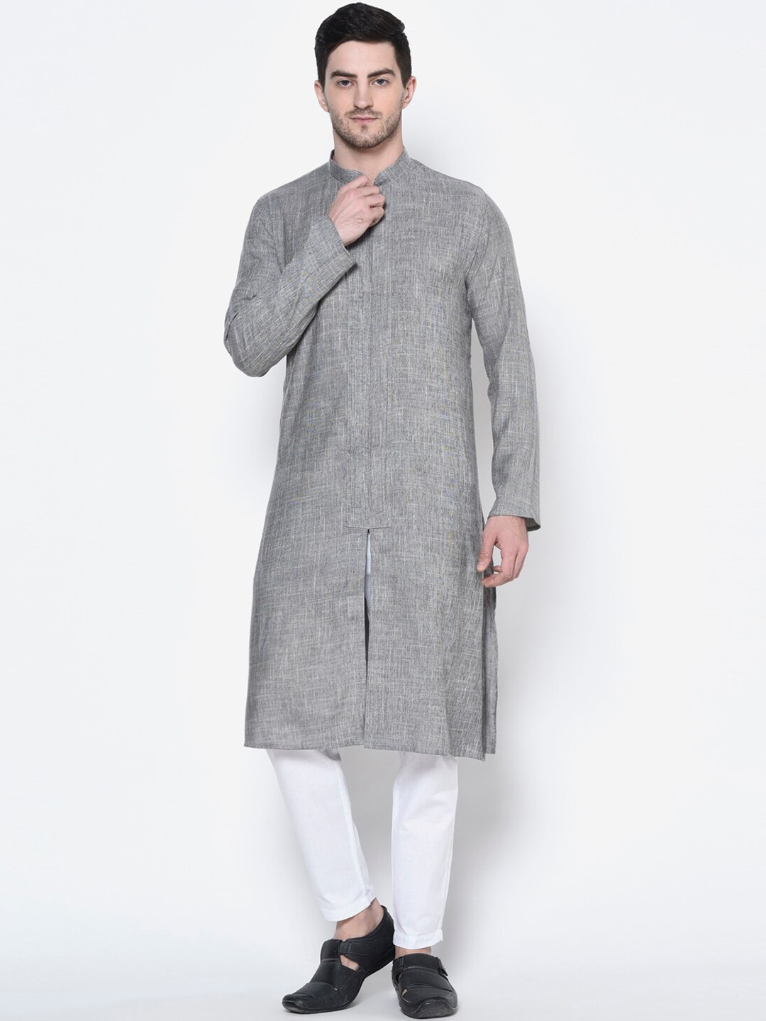 

DEYANN Men Grey Solid Straight Kurta