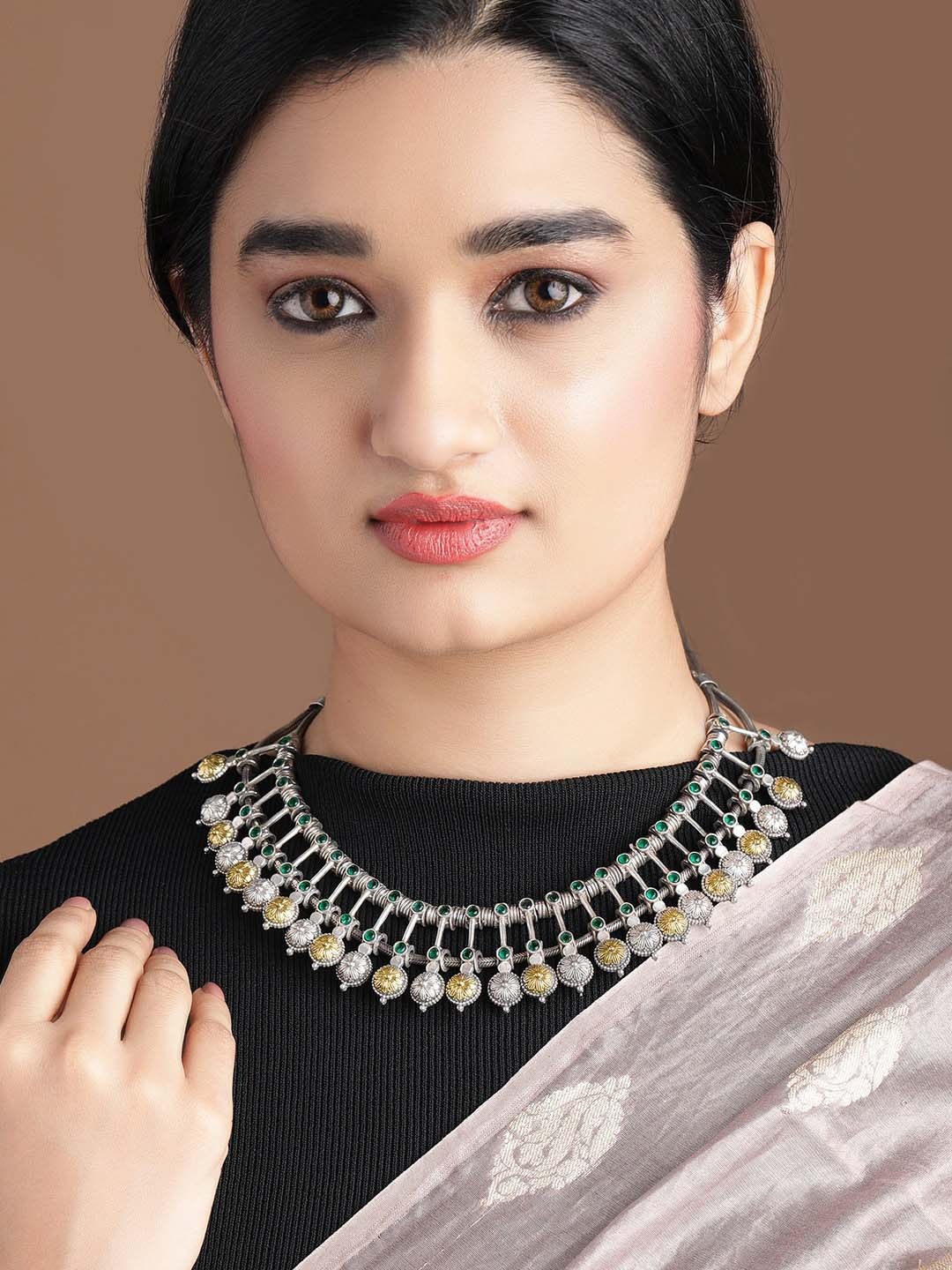 

Rubans Silver-Toned & Green Alloy Silver-Plated Handcrafted Necklace