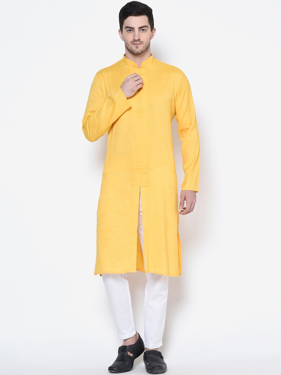 

DEYANN Men Yellow Solid Straight Kurta