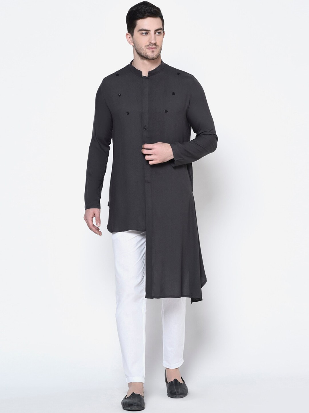 

DEYANN Men Grey Solid Straight Kurta