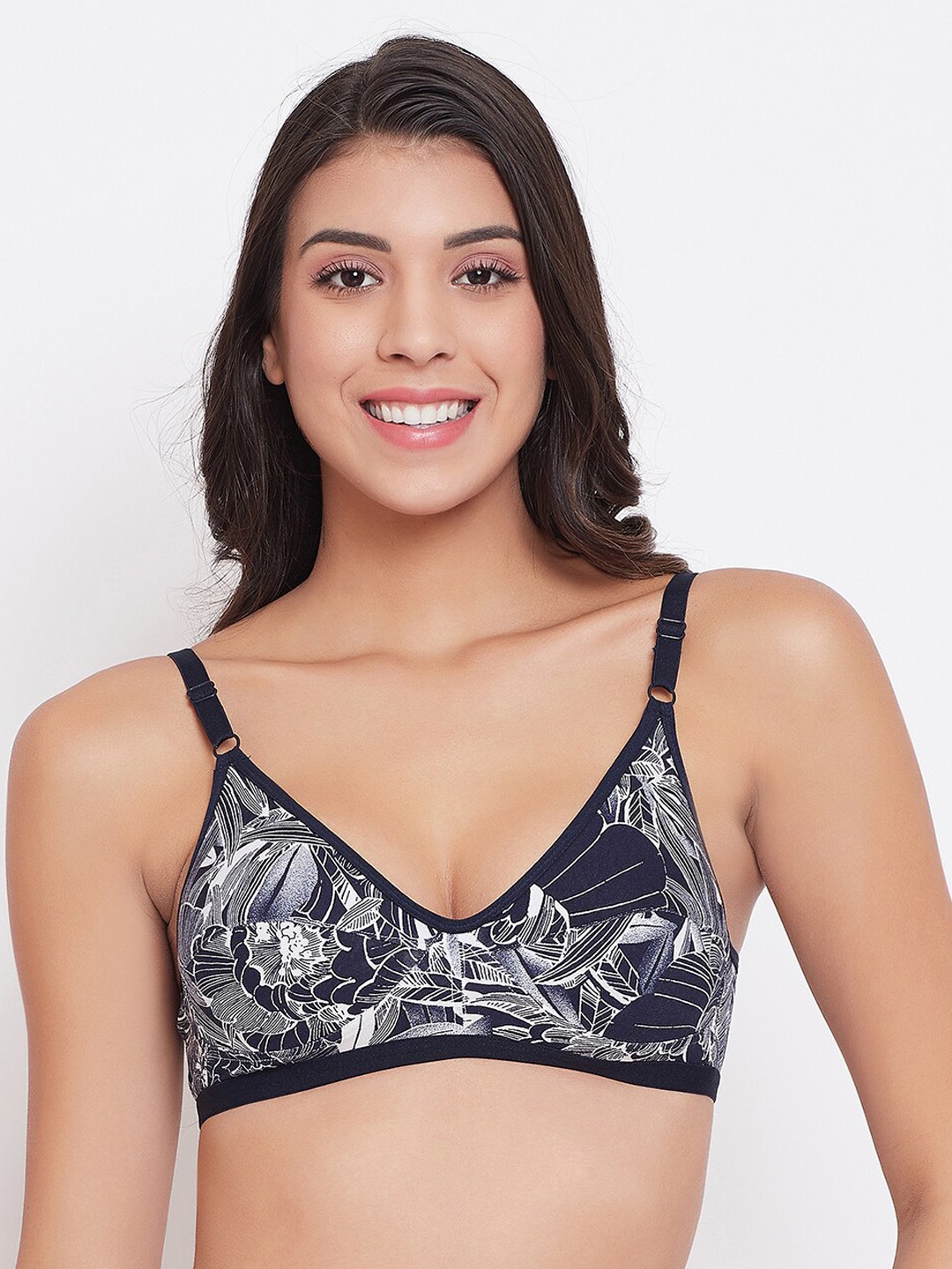 

Clovia Blue & White Printed Non-Wired Non Padded Everyday Bra