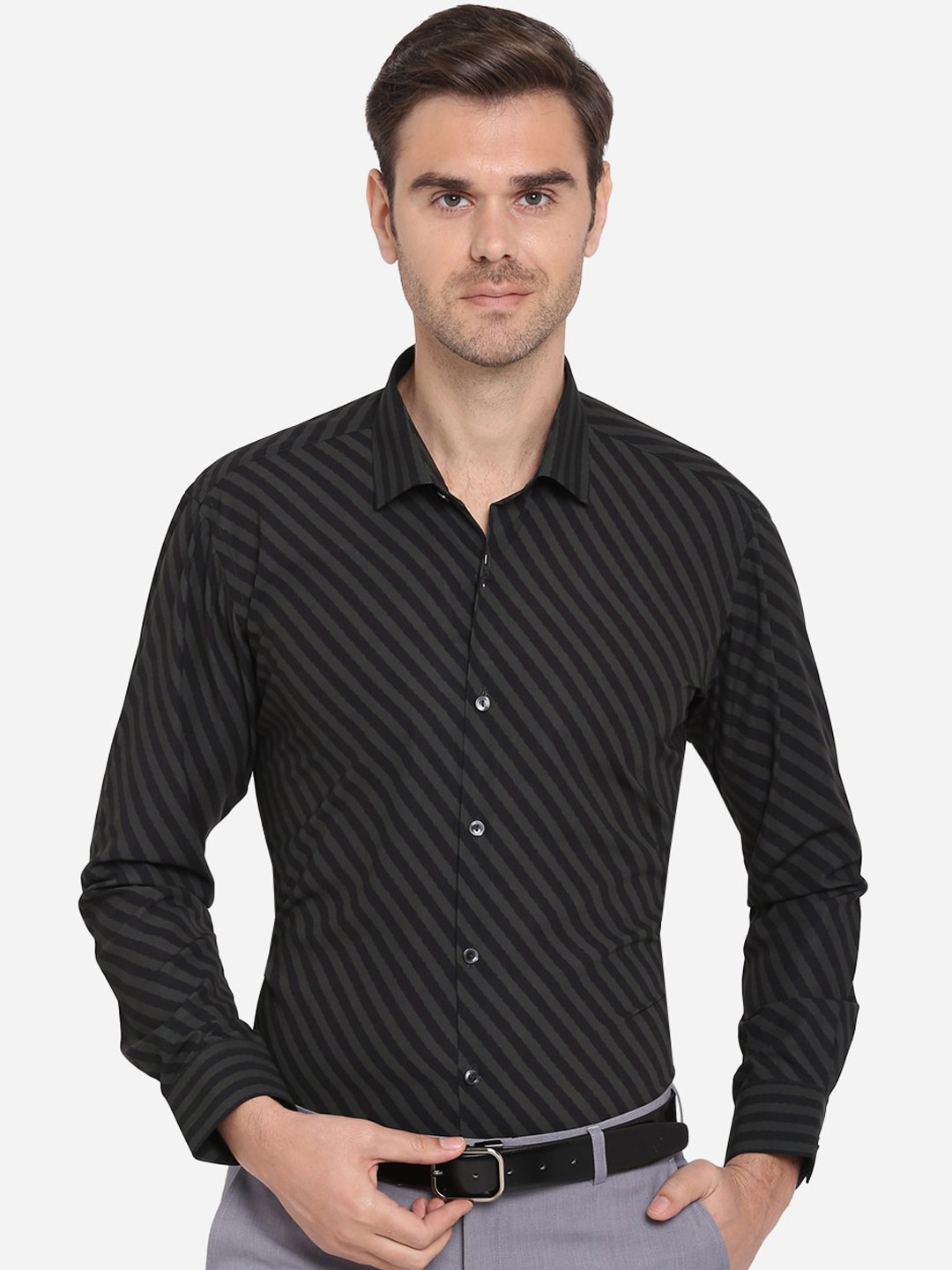 

JB STUDIO Men Black Slim Fit Striped Casual Shirt