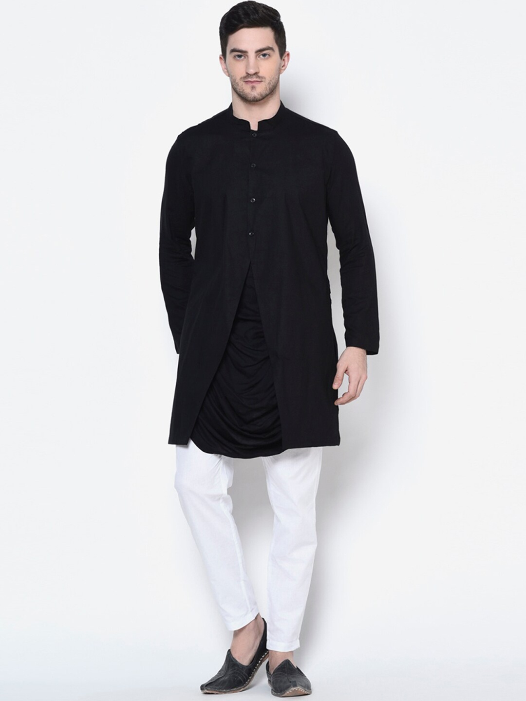 

DEYANN Men Black Solid Straight Kurta