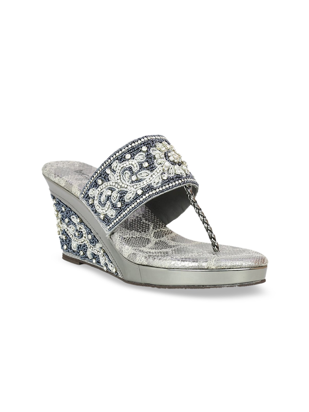 

Inc 5 Women Grey Woven Design Sandals