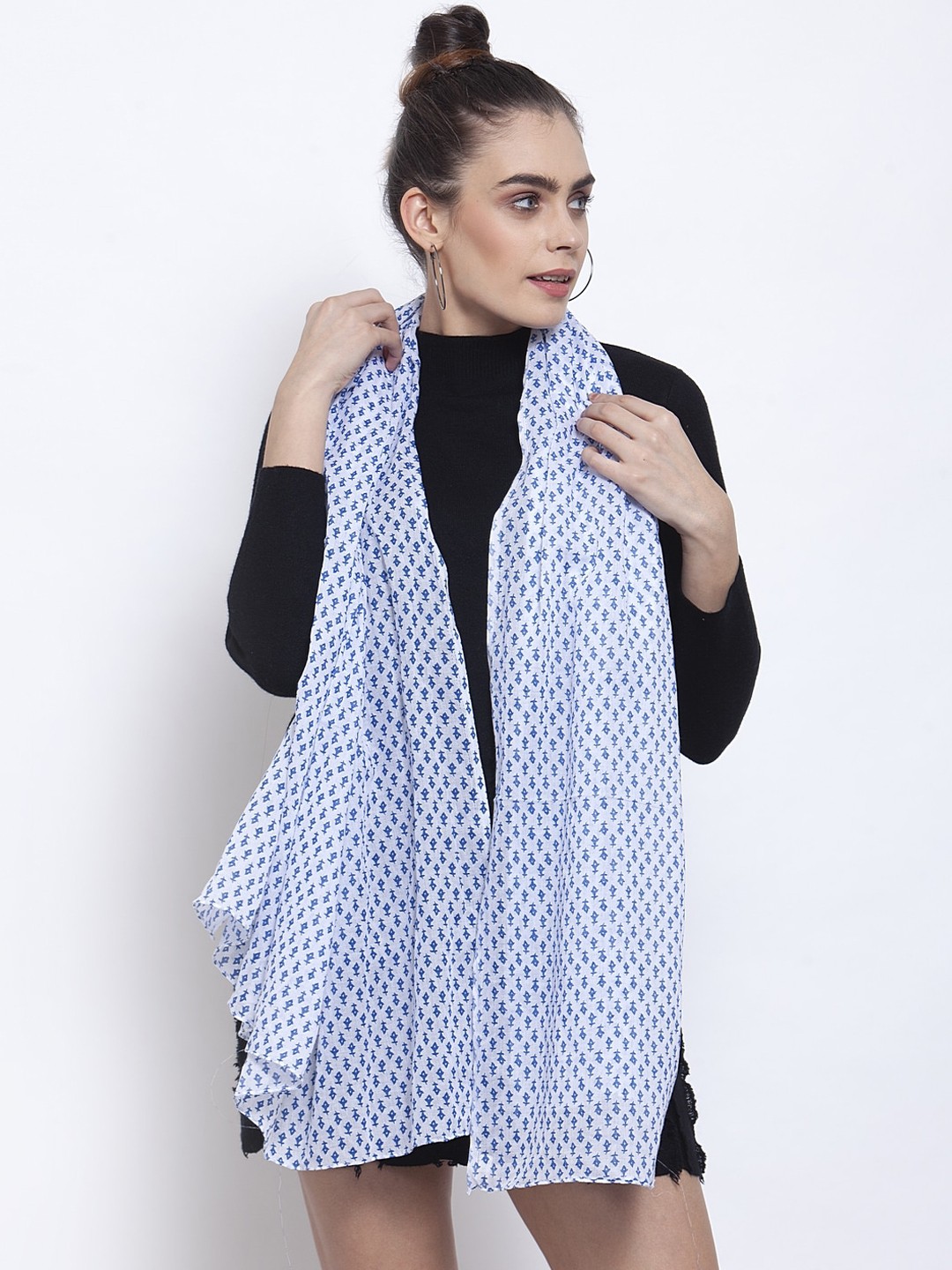 

J Style Women White & Blue Printed Stole