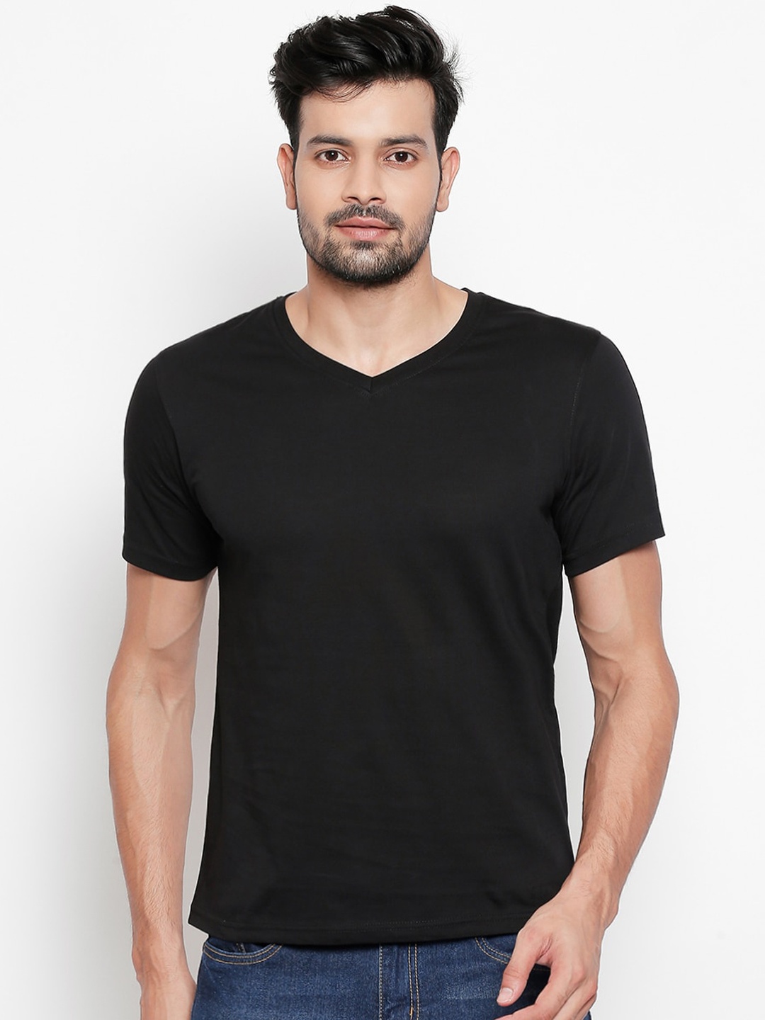 

BYFORD by Pantaloons Men Black Solid V-Neck T-shirt