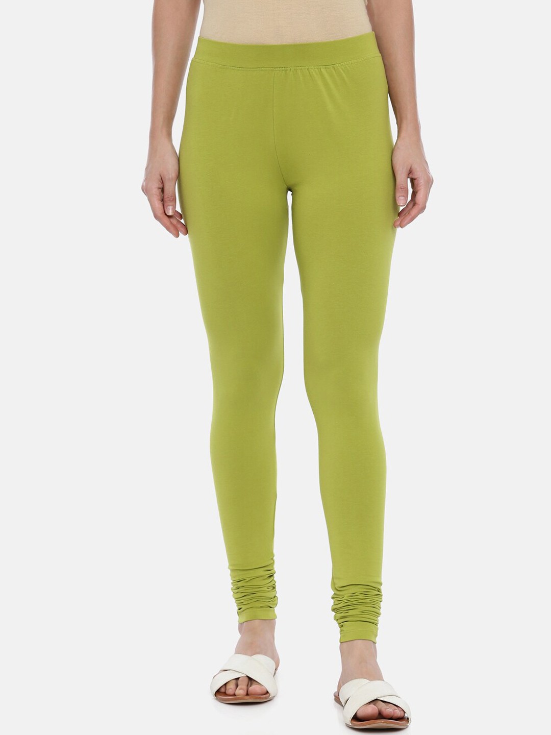 

Huggy Women Green Solid Churidar-Length Leggings