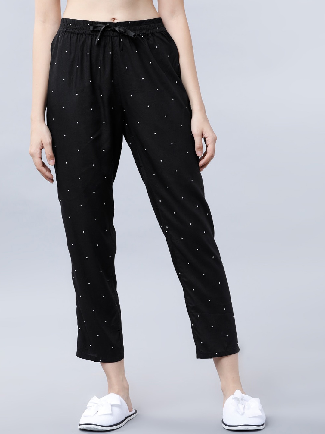 

Tokyo Talkies Women Black & White Polka Dot Printed Lounge Pants