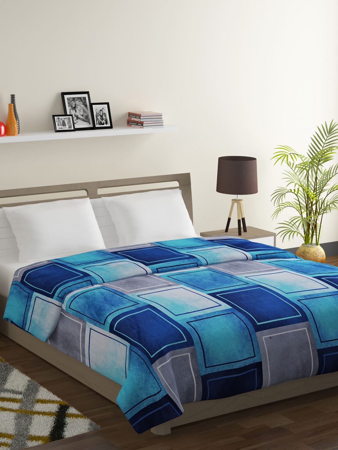 

SWAYAM Blue Geometric Mild Winter 150 GSM Double Bed Comforter