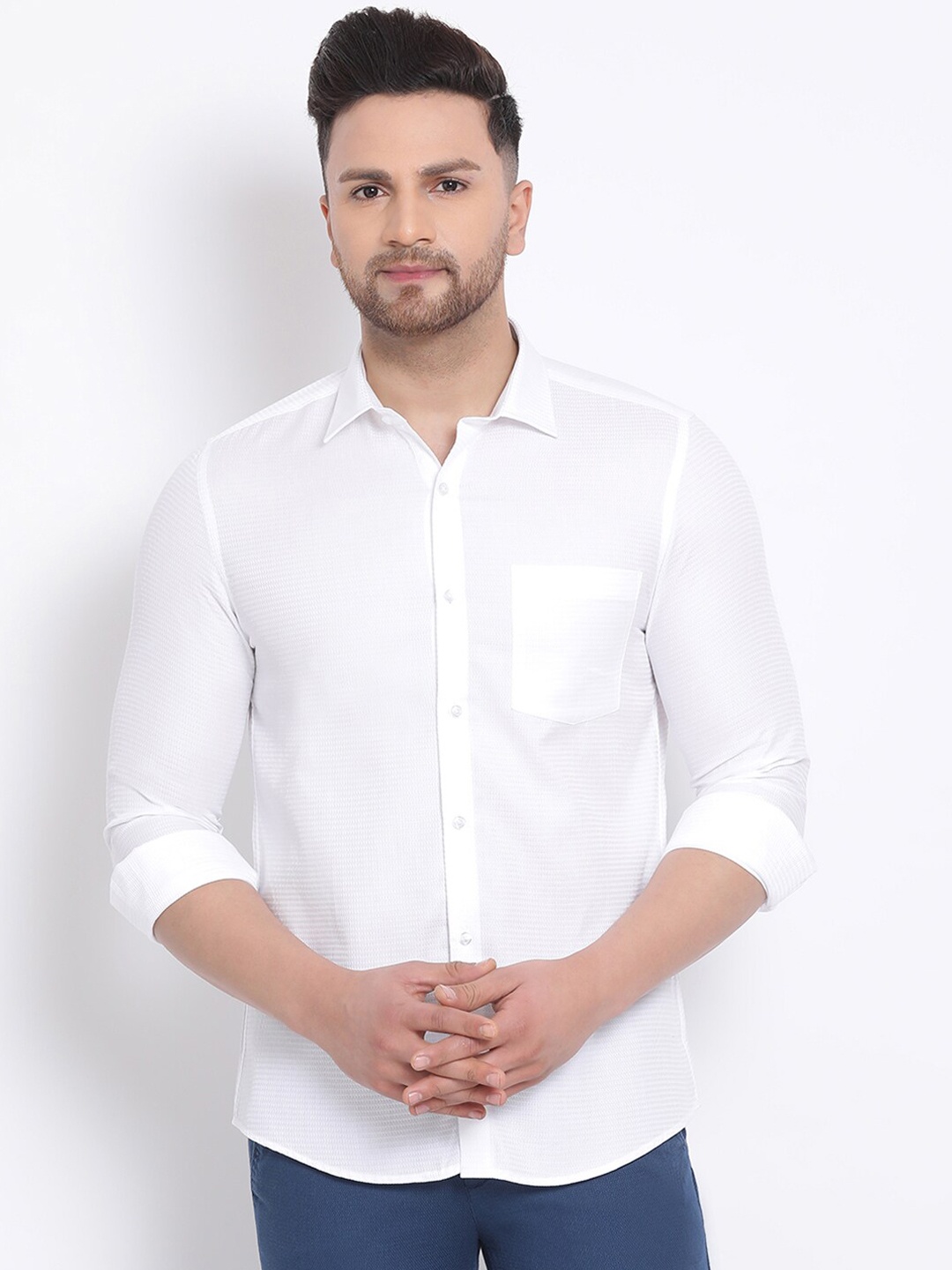 

Turtle Men White Slim Fit Solid Casual Shirt