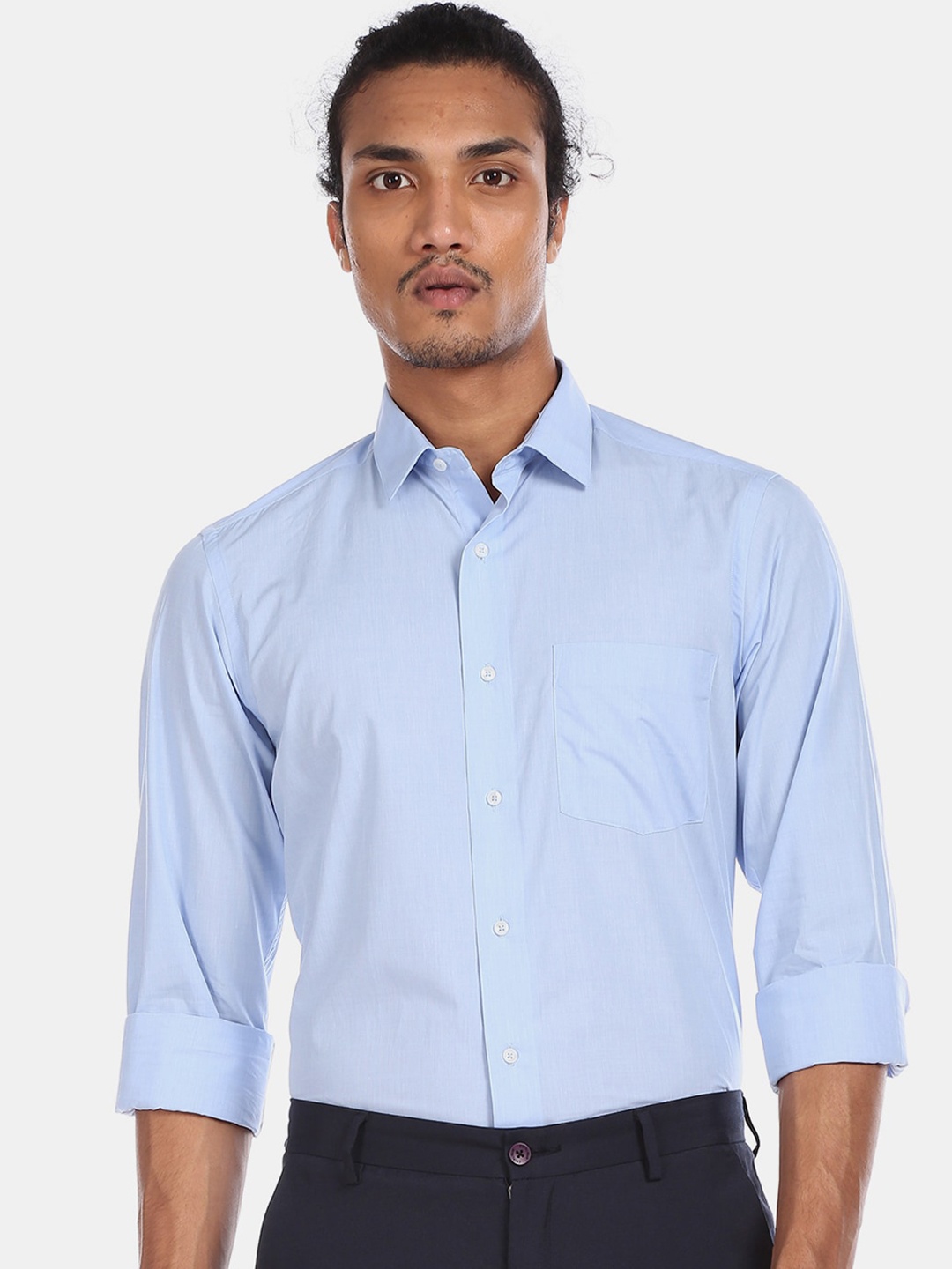 

Arrow Men Blue Regular Fit Solid Casual Shirt