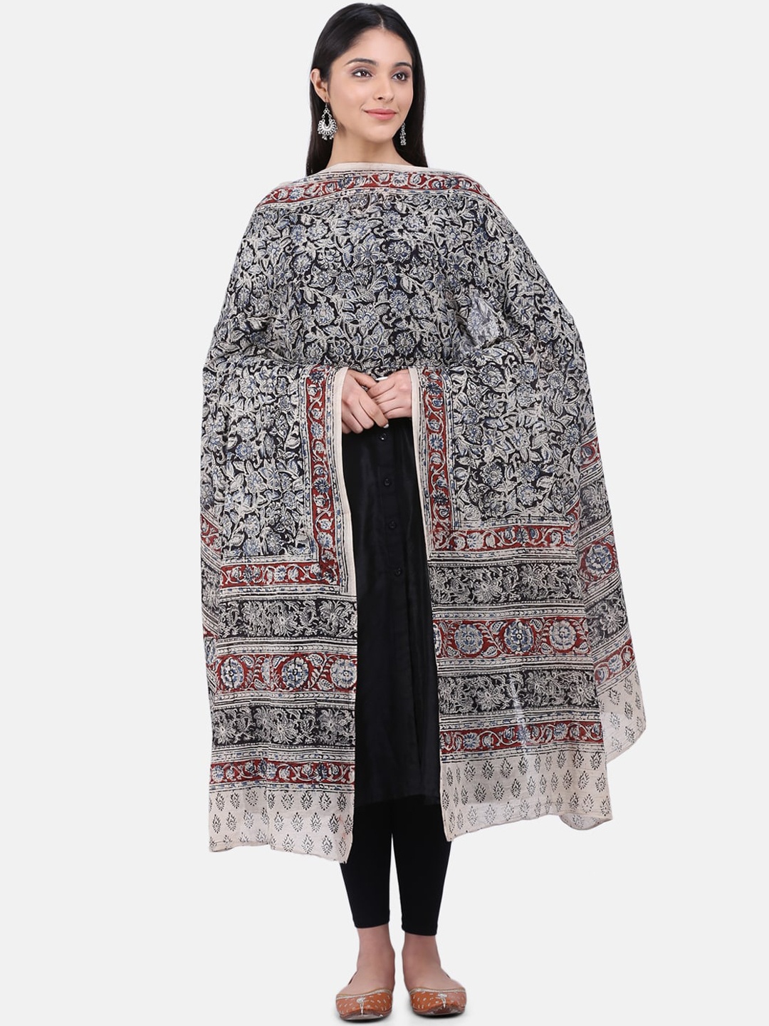 

THE WEAVE TRAVELLER Black & Red Printed Sustainable Dupatta