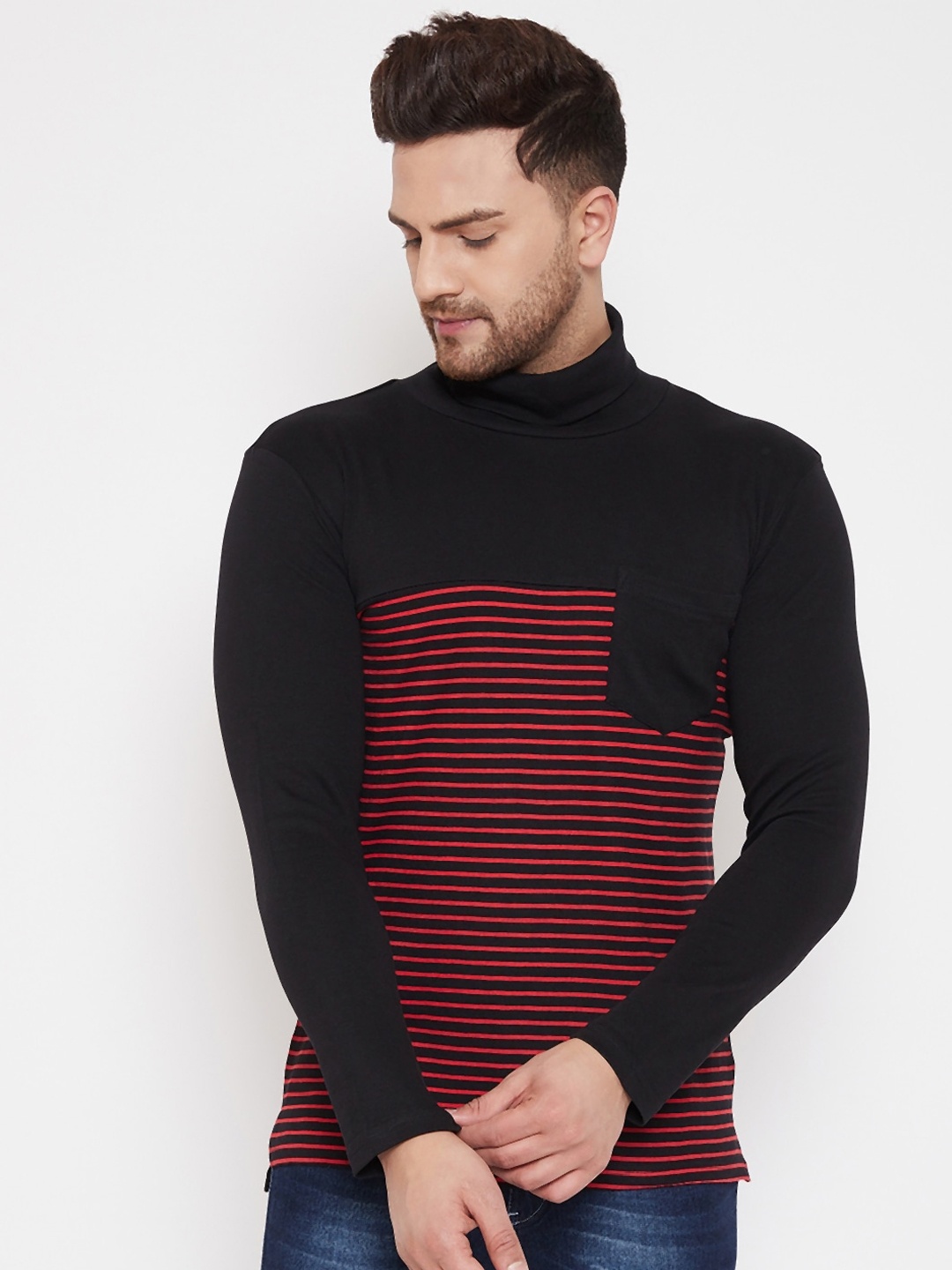 

Hypernation Men Red & Black Colorblocked Tshirt