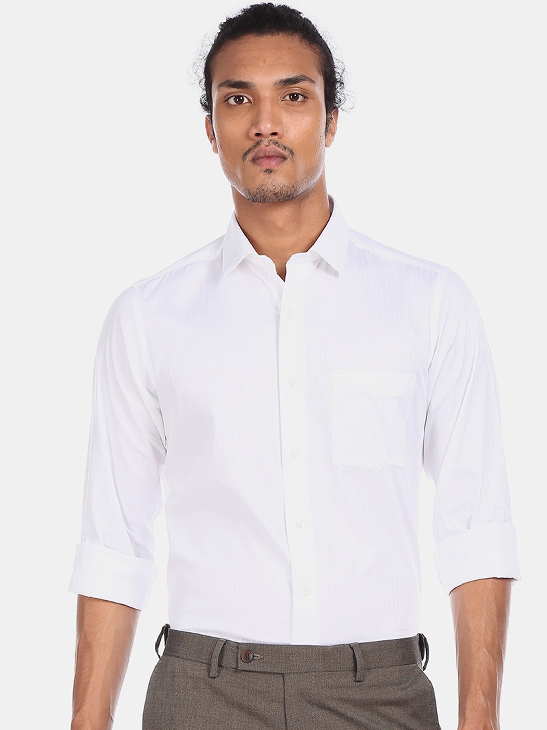

Arrow Men White Regular Fit Solid Casual Shirt
