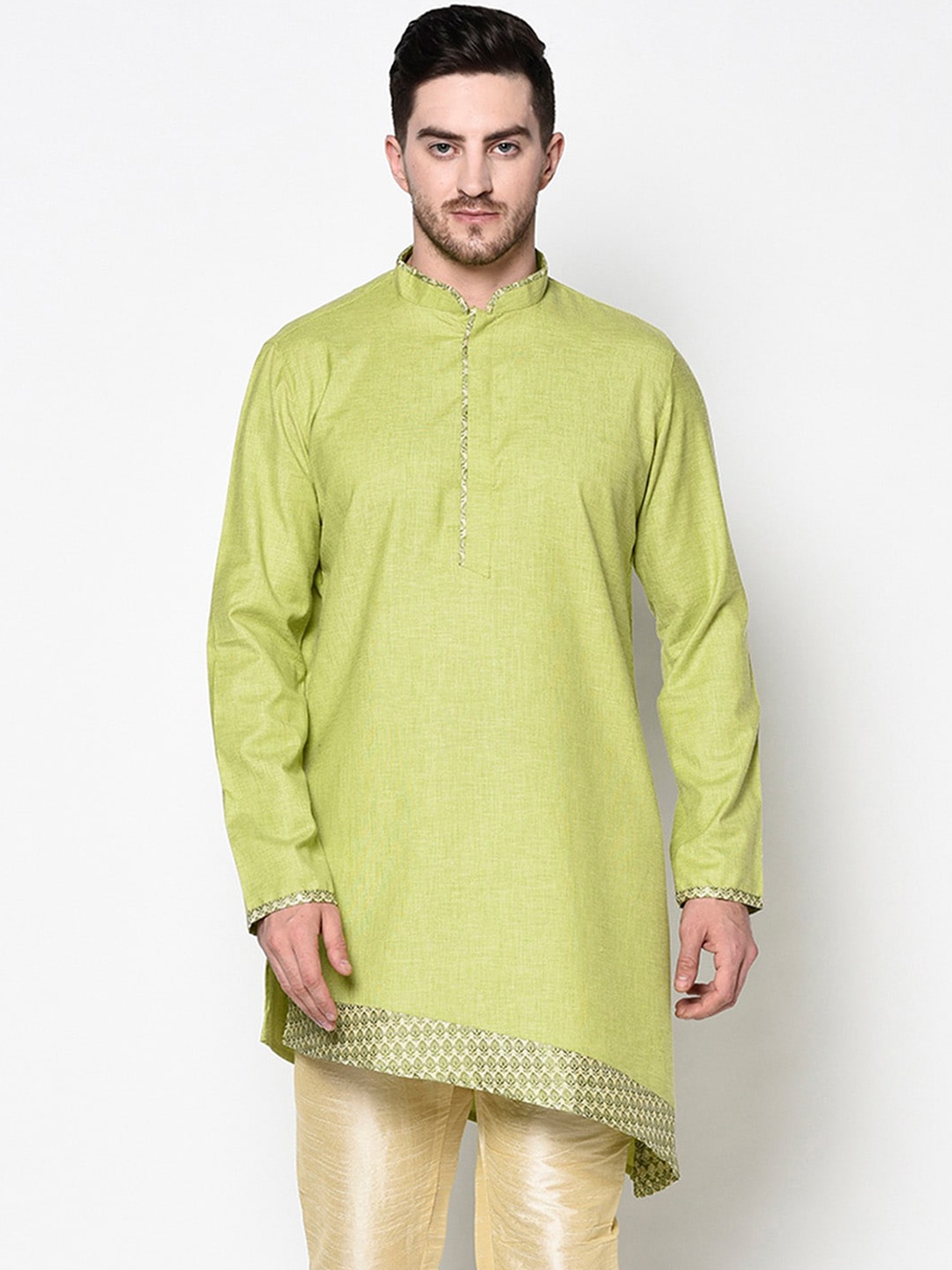 

LAMAAYA Men Lime Green & Gold-Toned Solid Kurta with Pyjamas