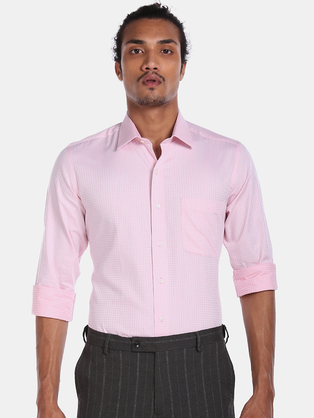 

Arrow Men Pink Regular Fit Striped Casual Shirt