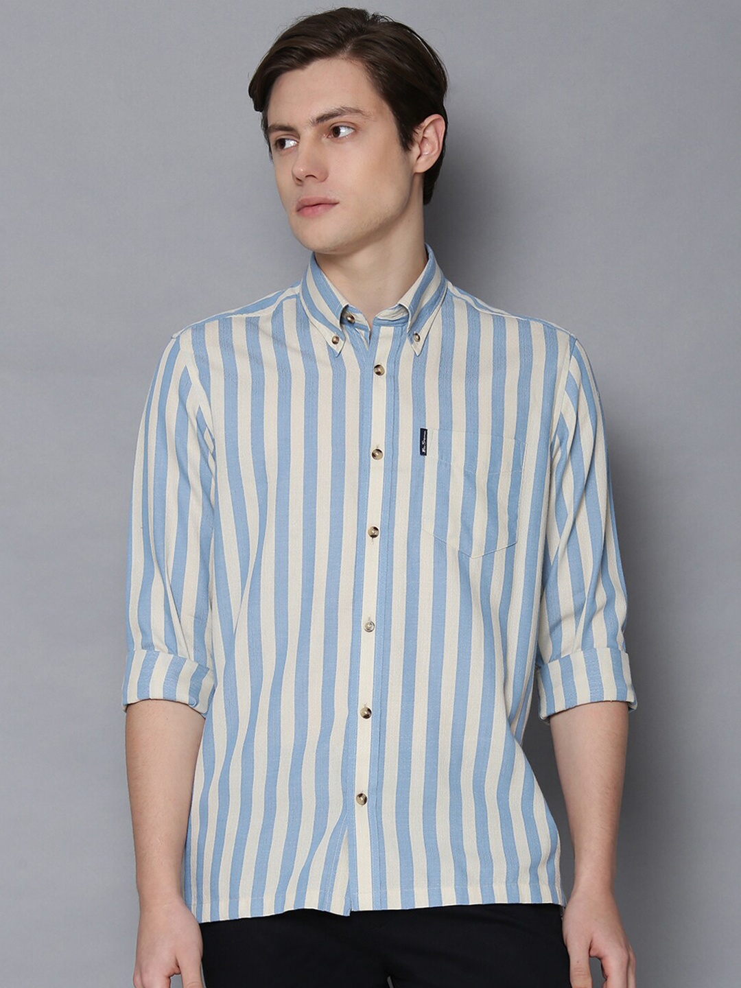 

BEN SHERMAN Men Blue & Off-White Regular Fit Striped Casual Shirt