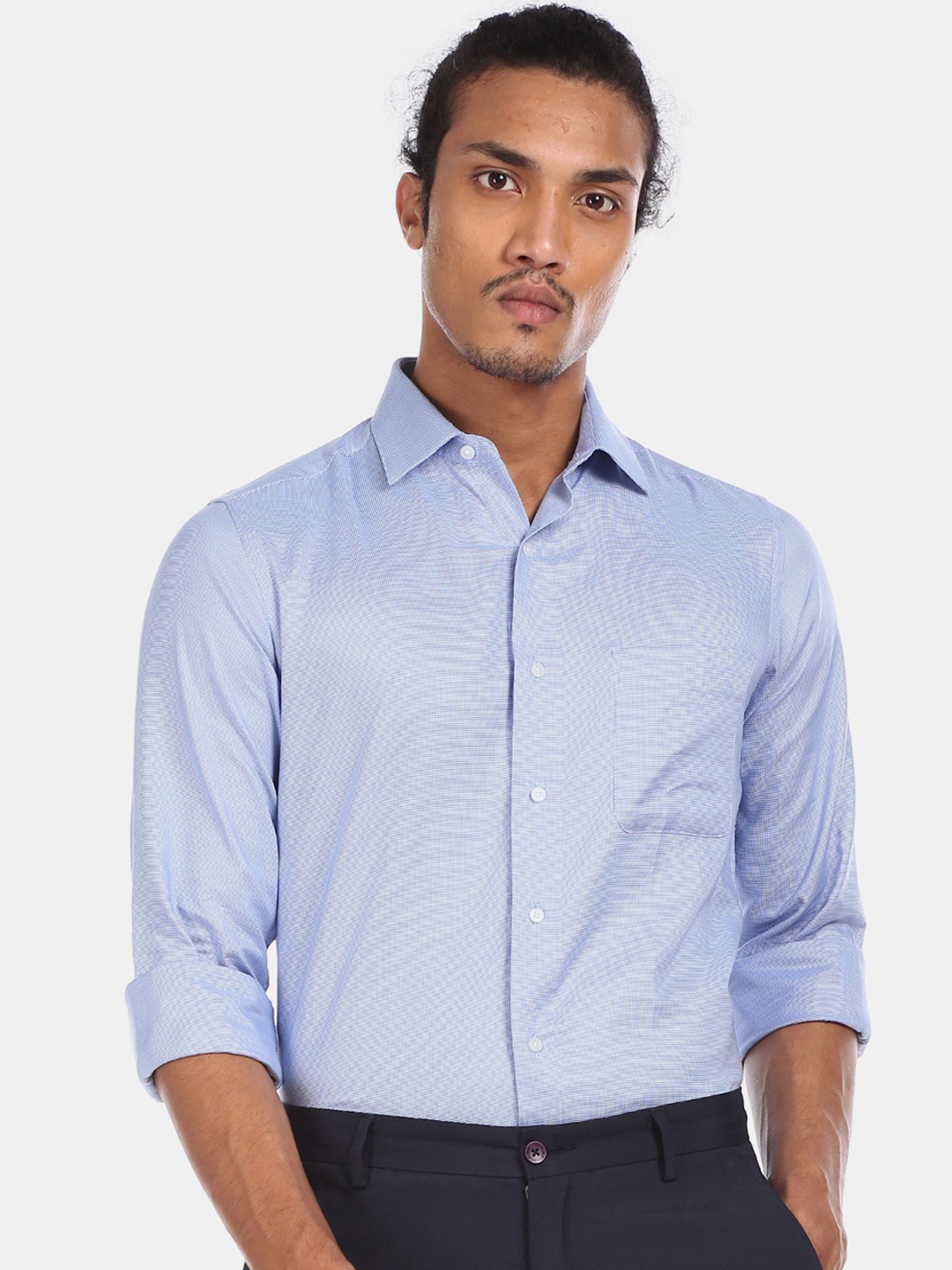 

Arrow Men Blue Regular Fit Self Design Casual Shirt