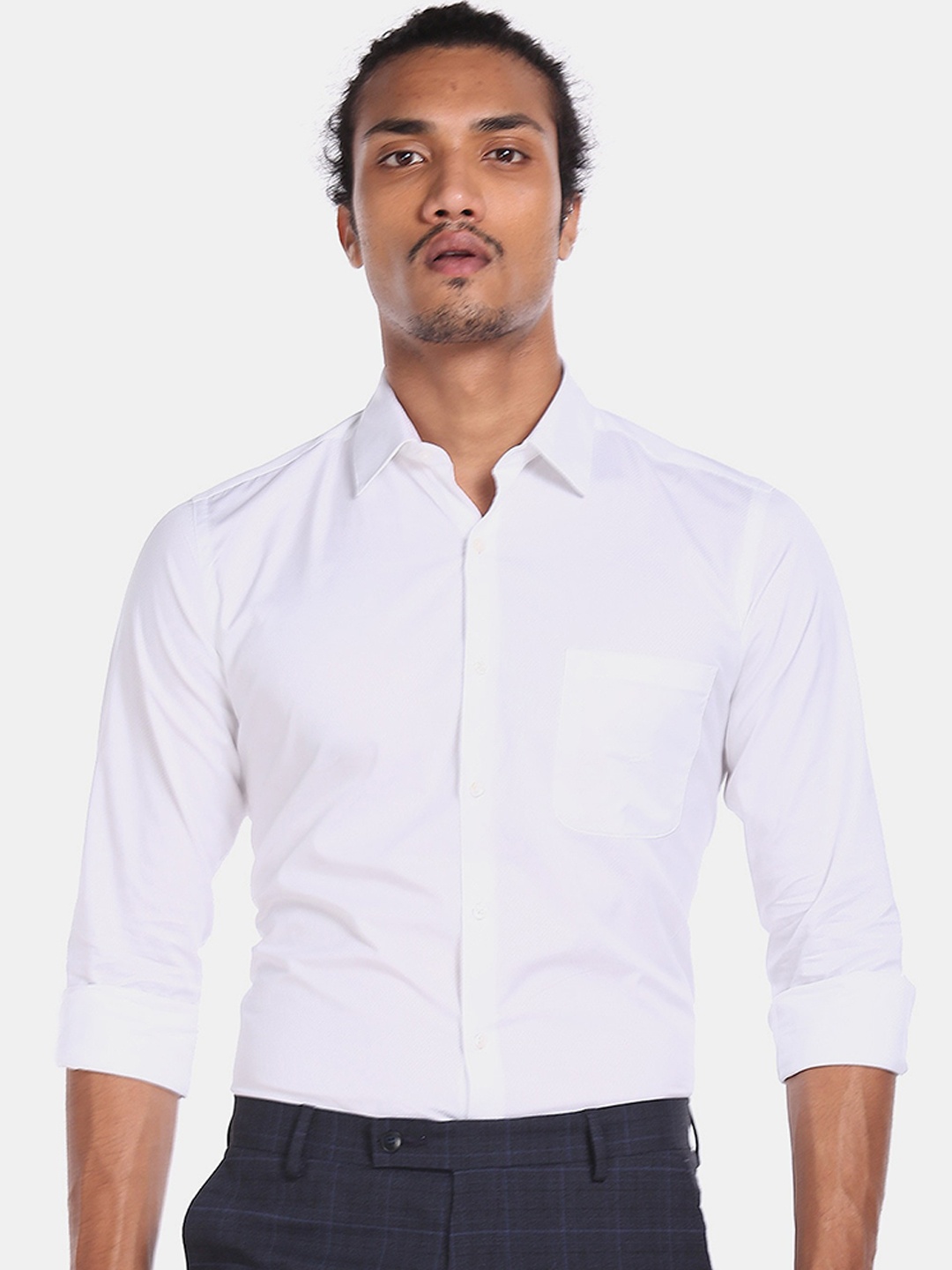 

Arrow Men White Slim Fit Checked Casual Shirt