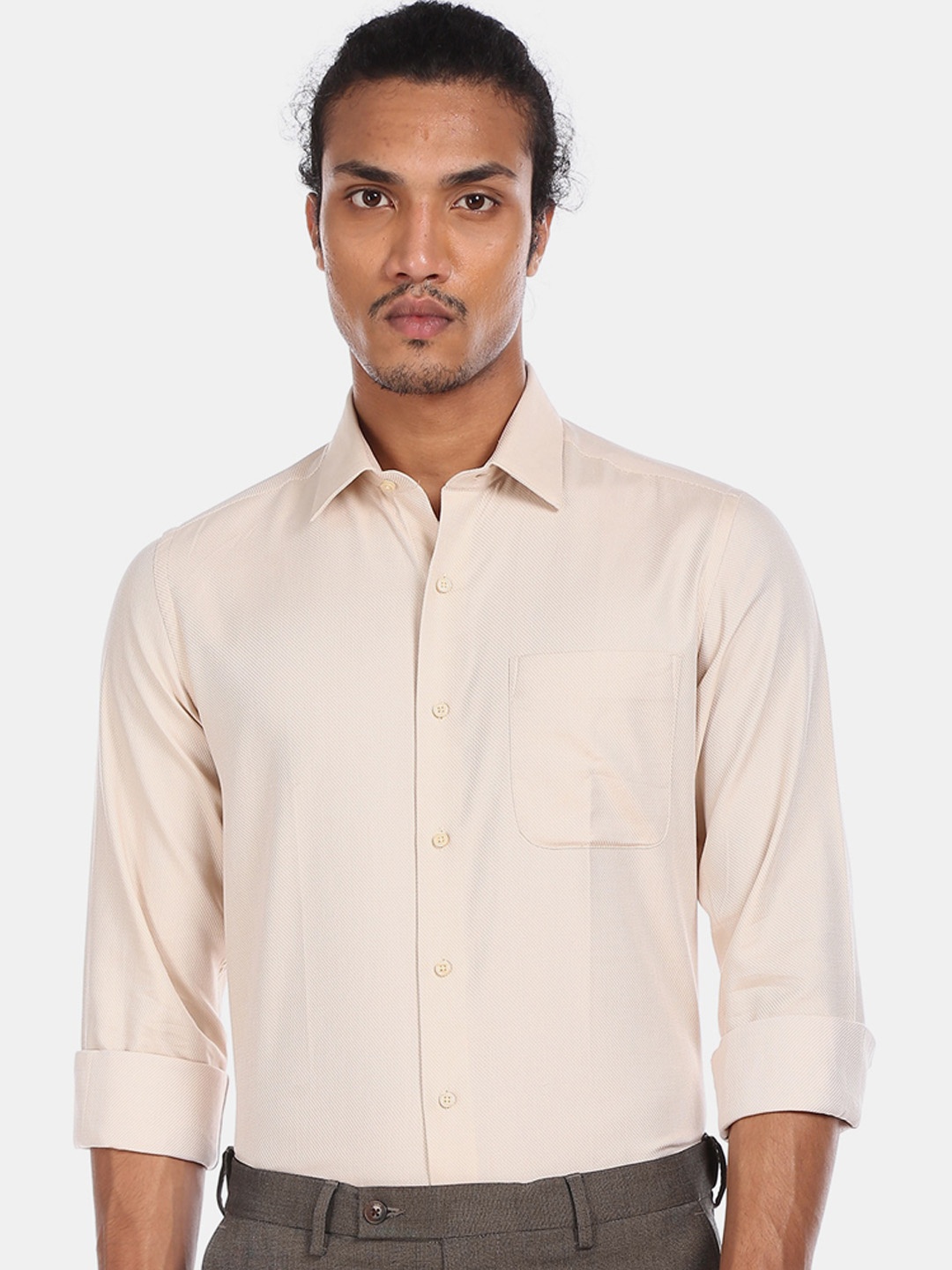 

Arrow Men Beige Regular Fit Solid Casual Shirt