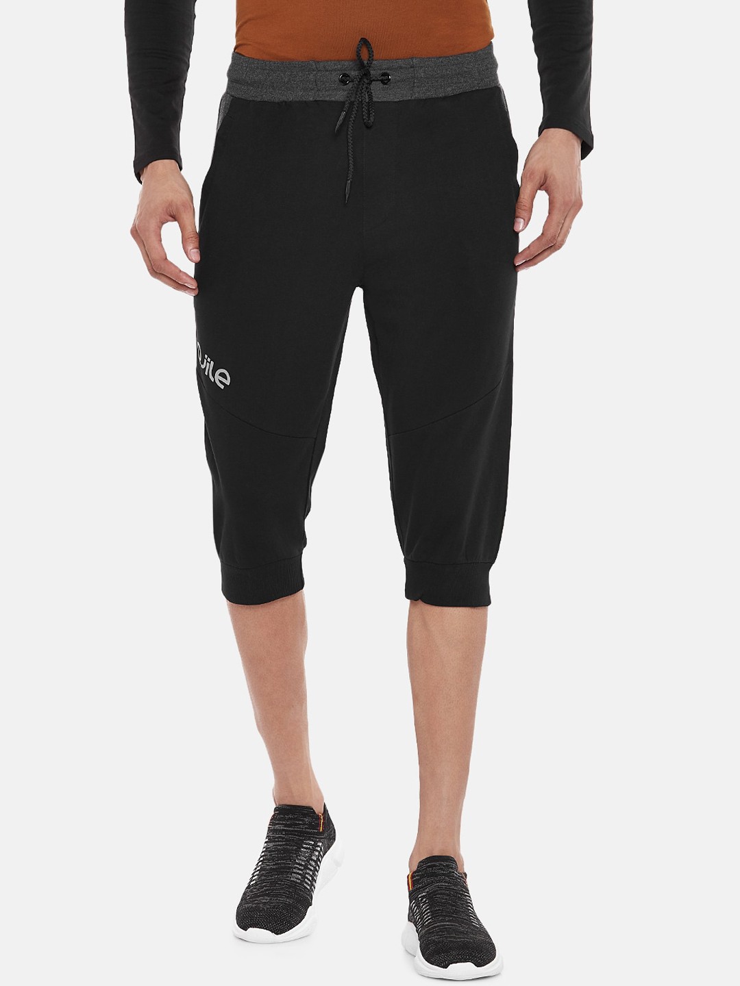 

Ajile by Pantaloons Men Black Solid Slim Fit Regular Shorts