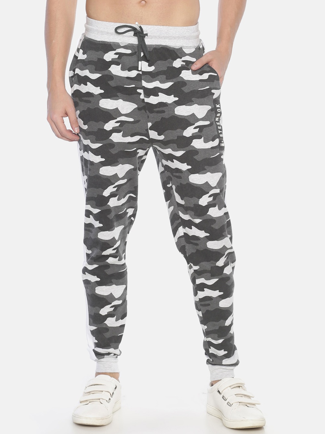 

Steenbok Men Grey & Black Camouflage Print Straight Fit Joggers