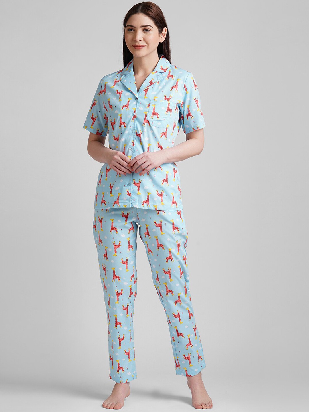 

DRAPE IN VOGUE Women Blue & Red Giraffe Printed Night Suit