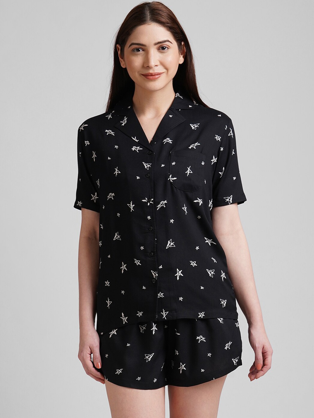 

DRAPE IN VOGUE Women Black & White Printed Night suit