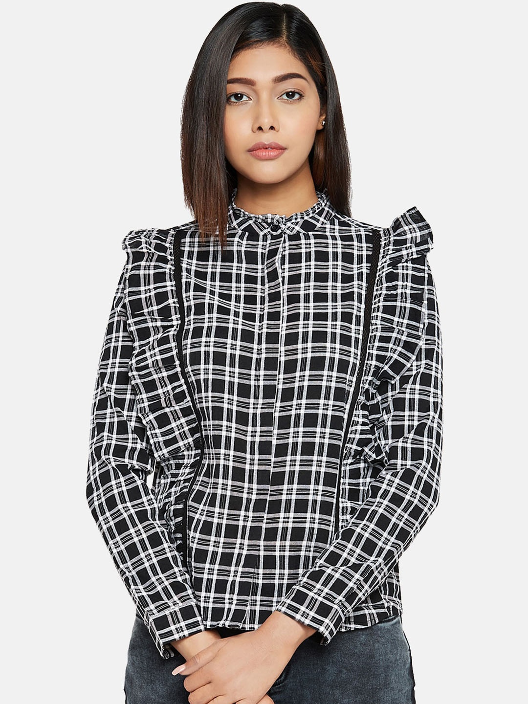 

People Women Black & White Regular Fit Checked Casual Shirt