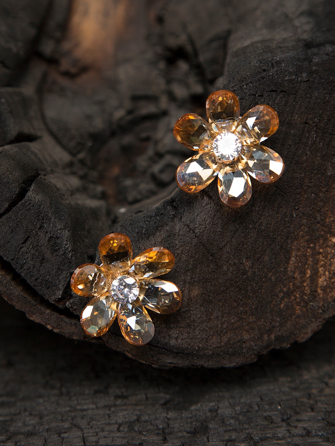 

Mali Fionna Gold-Toned Floral Studs